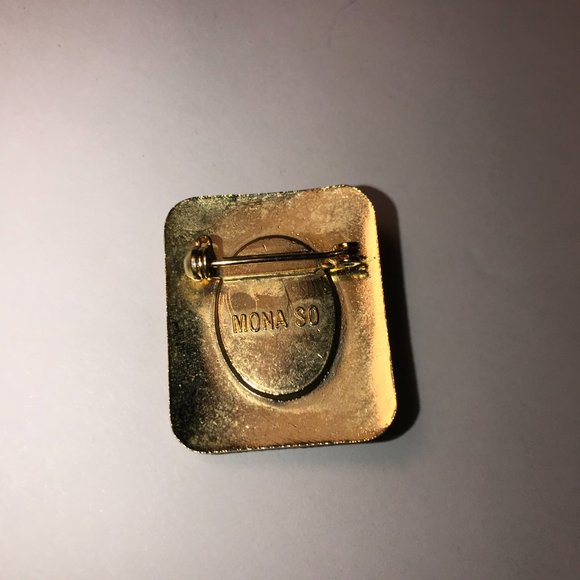 Rectangular Black and gold Mona So Pin - Picture 3 of 3